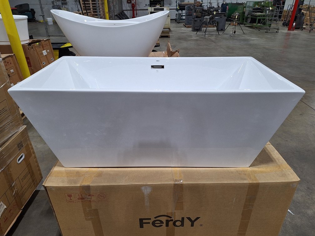 Ferdy 59" Acrylic Freestanding Bathtub, 02532-1500 BN