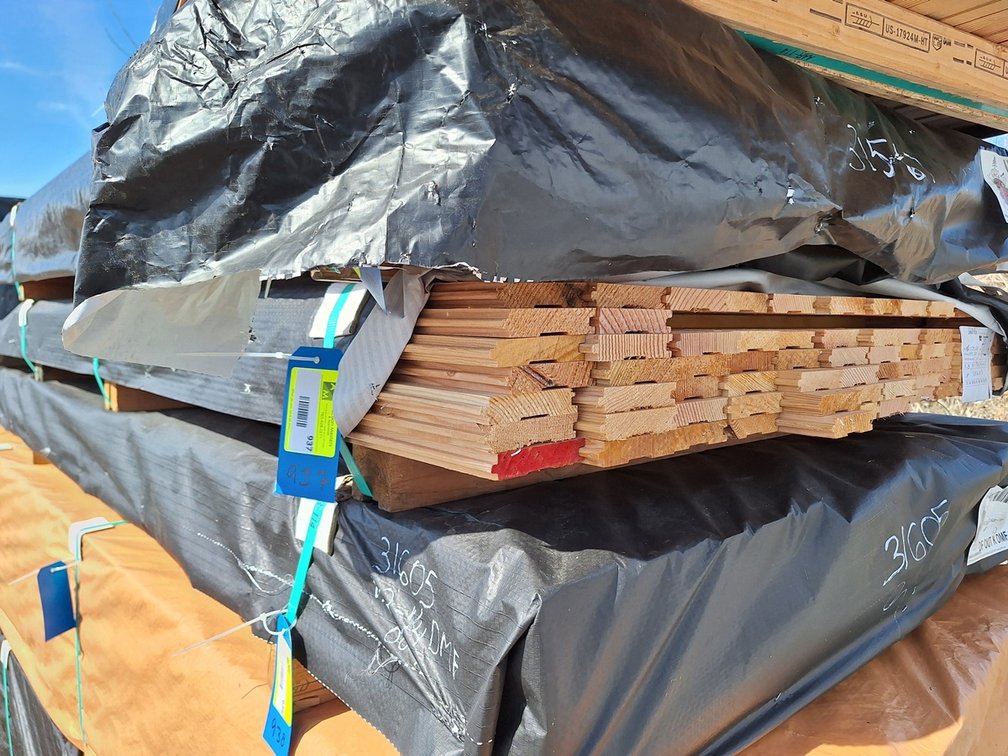 Douglas Fir 1"x4" Flooring Outs KD, 6' to 10' Lengths, 584 Linear Feet, 152 Sq. Ft.