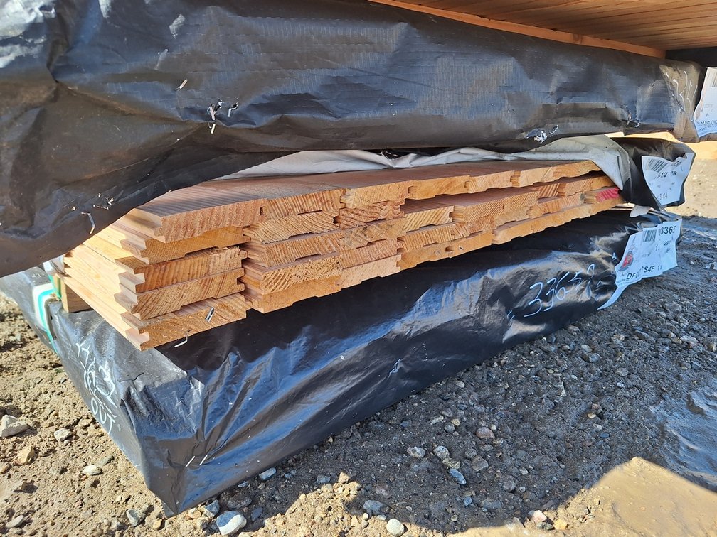Douglas Fir 1"x4" Flooring Outs KD, 11' to 16' Lengths, 784 Linear Feet, 204 Sq. Ft.