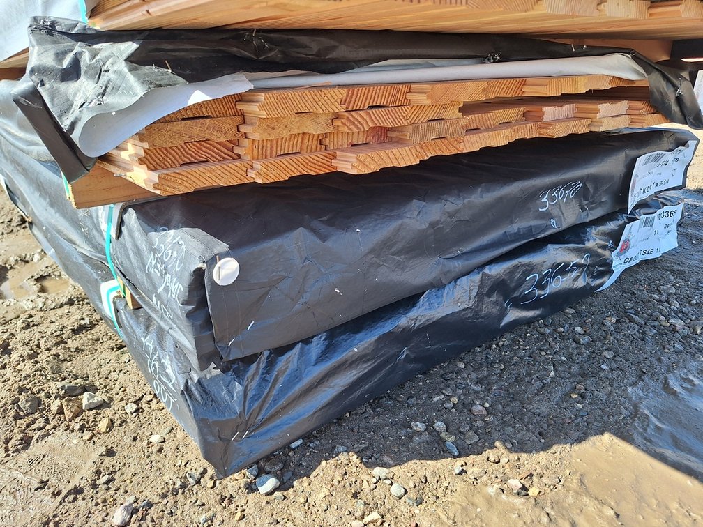 Douglas Fir 1"x4" Flooring Outs KD, 11' to 16' Lengths, 591 Linear Feet, 154 Sq. Ft.