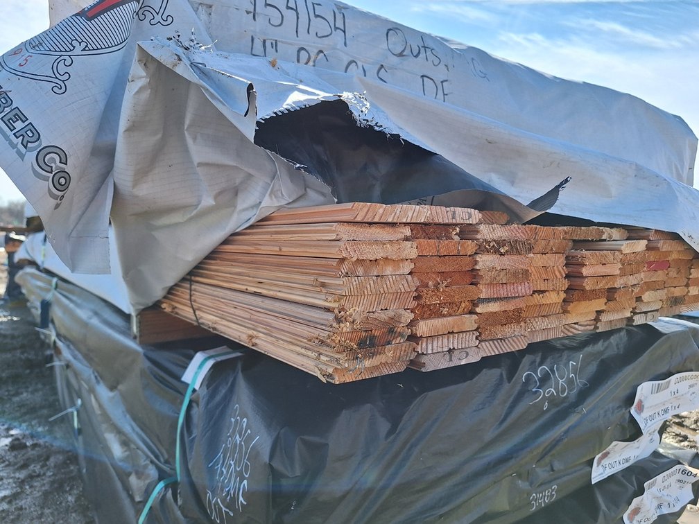 Douglas Fir 5/8x4" Outs KD, 149 Pieces 6' to 20', 570 Board Feet