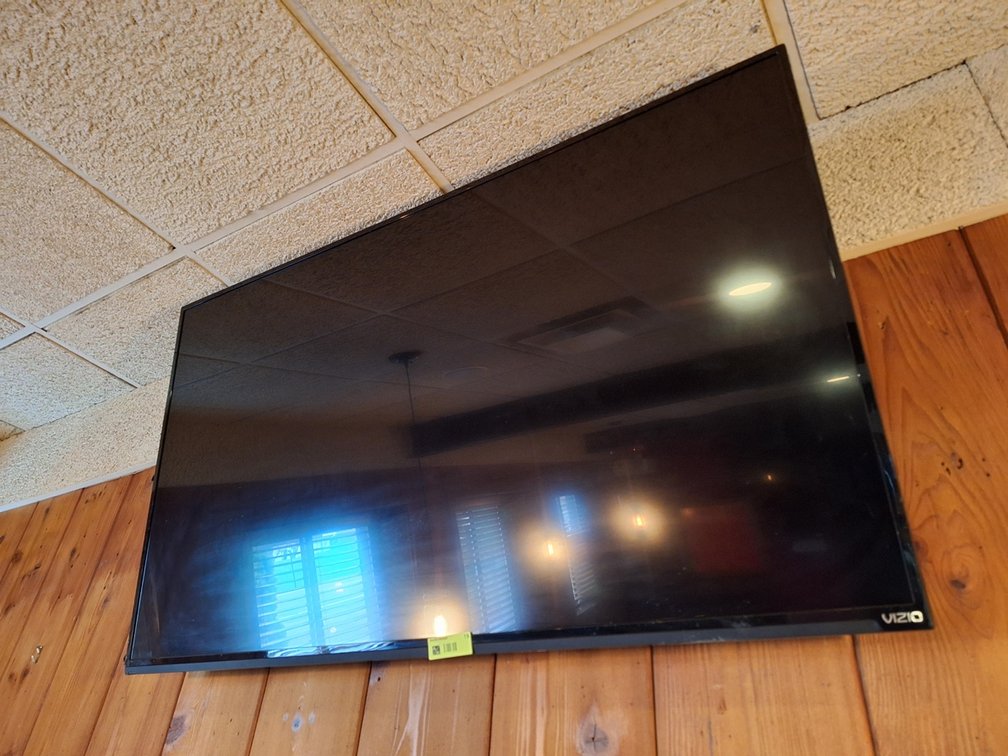 Vizio 55" Flatscreen LED TV with Wall Mount