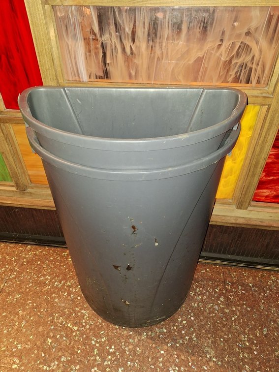 2 Poly Trash Cans