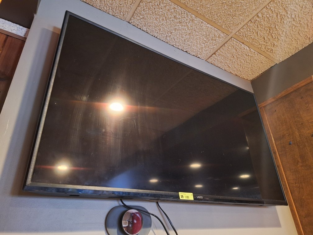 Vizio 55" Flatscreen LED TV with Wall Mount