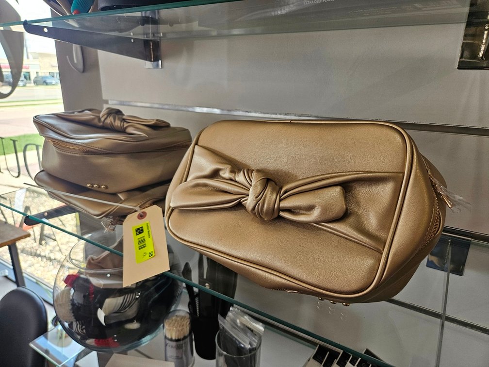 4 Cosmetics Bags