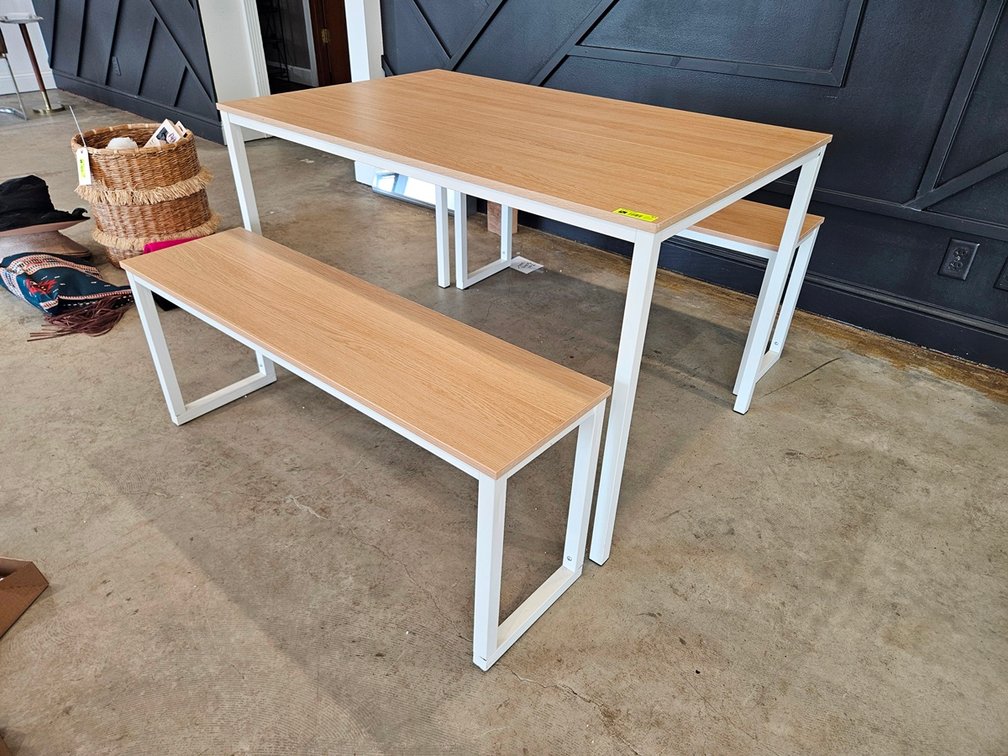 Table 48"x30" with 2 Benches