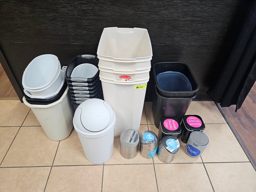 Assorted Trash Cans
