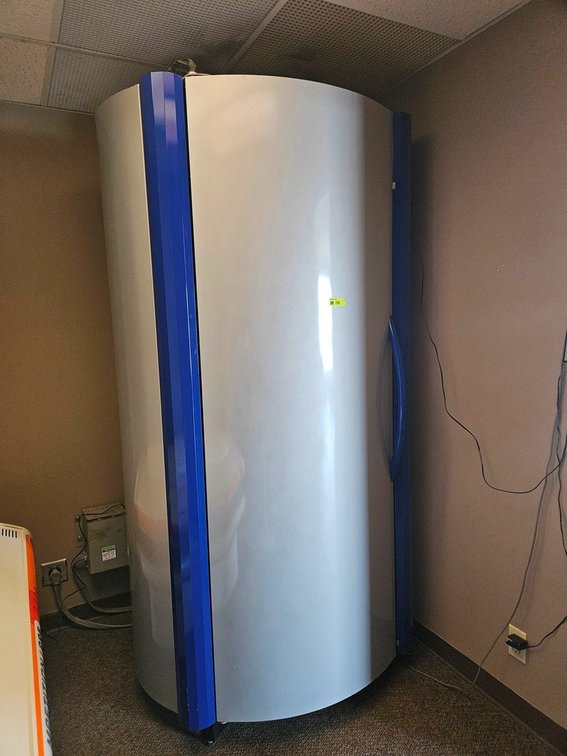 Sonnen Braune Stand Up Tanning Station, Model DIVA TOWER, 220V, 1 PH, Extra Bulbs