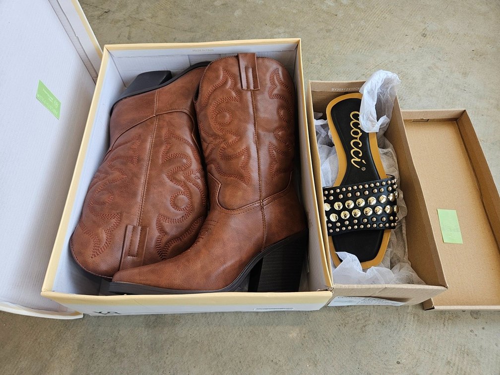2 Pairs Shoes, Women's 6.5