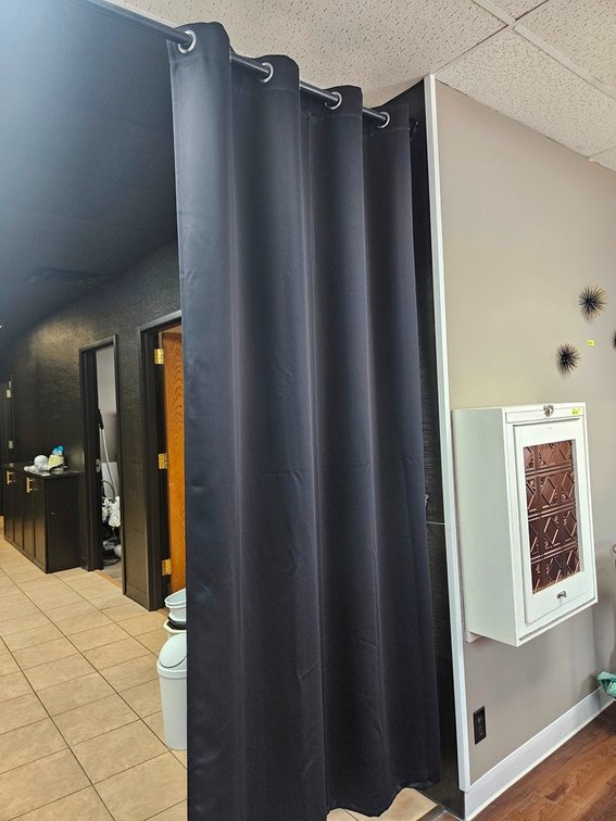 Curtain, Covers Approx. 10'x102"