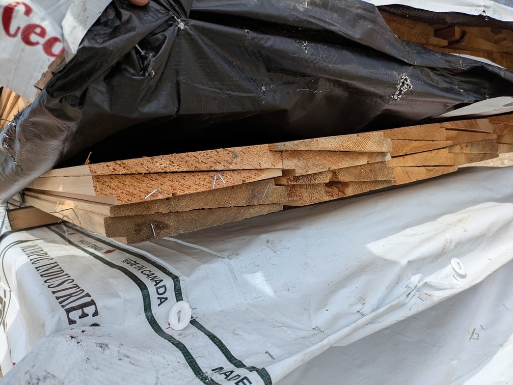 Western Red Cedar 1"x8" Utility Thick Butt Bevel KD R/L, 16' Lenths, 384 Linear Feet, 212 Sq. Ft.