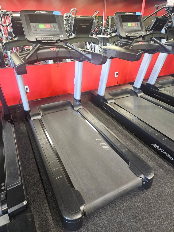 Life Fitness Integrity C Treadmill with Flex Deck Absorption System, SN: HHT108623