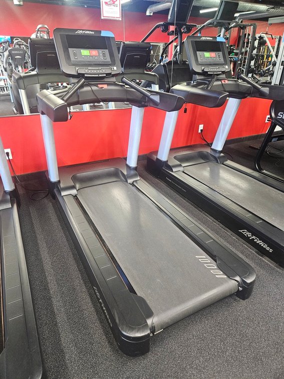 Life Fitness Integrity C Treadmill with Flex Deck Absorption System, SN: HHT108249