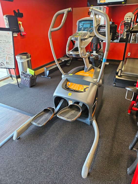Octane Fitness Lateral X Elliptical Machine, SN: F141E705019-02