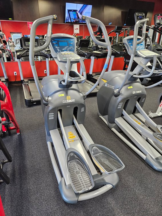 Octane Fitness Pro4700 Elliptical Machine, SN: F1306AP06517-02
