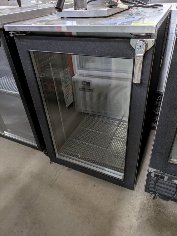 Glastender 1-Door Wine Chiller on Wheels, Model:BB-24-N1-GSN(R), 24"x25"x38"