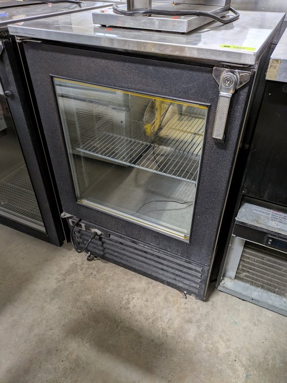 Glastender 1-Door Wine Chiller on Wheels, Model:BB-24-N1-GSN(R), 24"x25"x38"