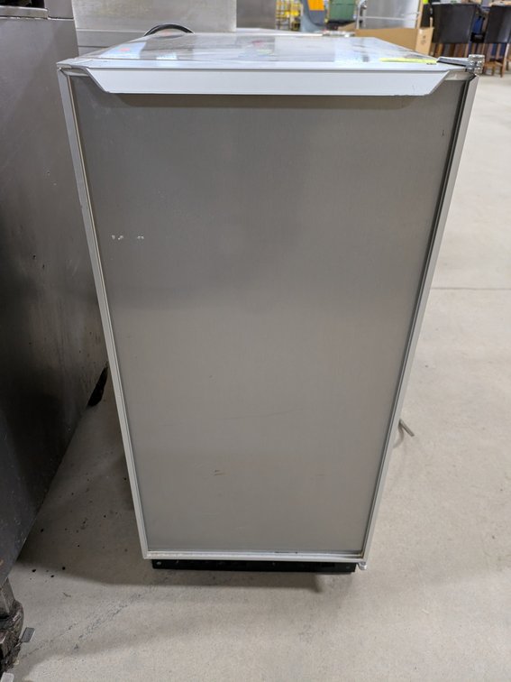 Scotsman SS Ice Maker, Model: DCE33PA-1SSD