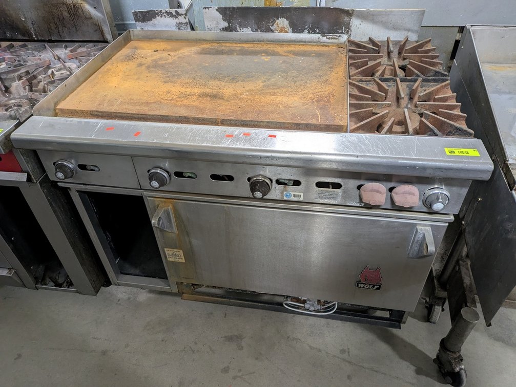 Wolf 2 Burner Restaurant Range, 45"x32"x38 1/2"