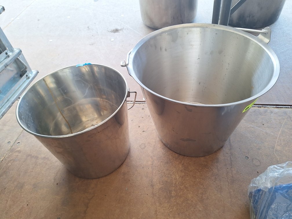 2 Metal Buckets