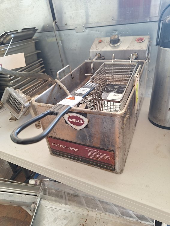 Wells Electric Deep Fryer with Baskets