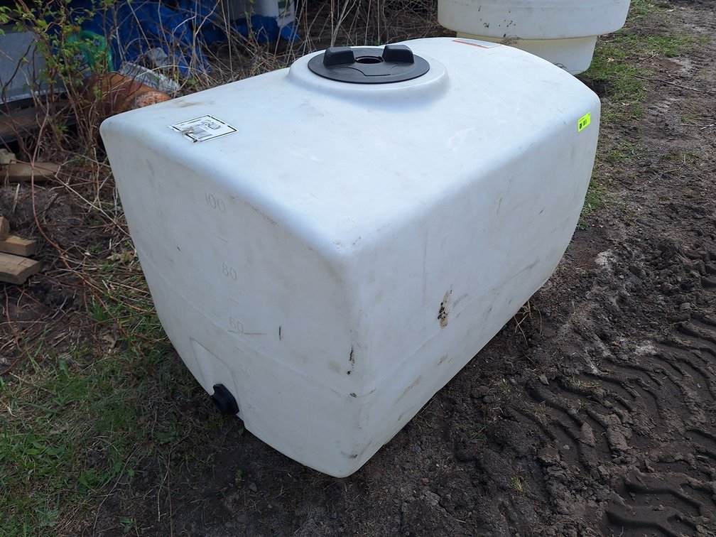 100 Gallon Poly Holding Tank