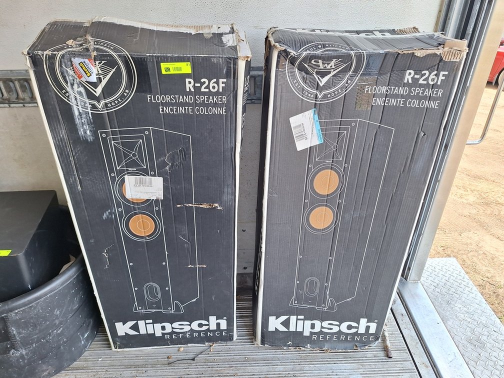 2 Klipsch R-26F Floorstand Speakers
