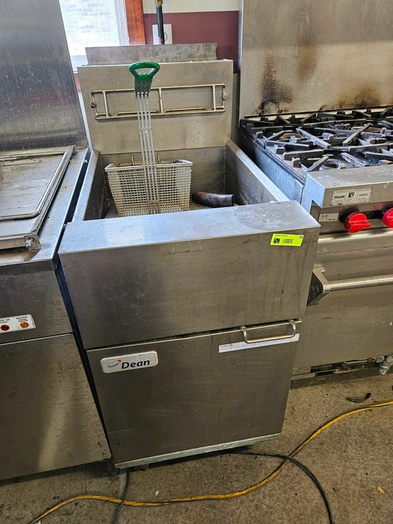 Dean 20" Fryer, Model SR162GN, Nat. Gas