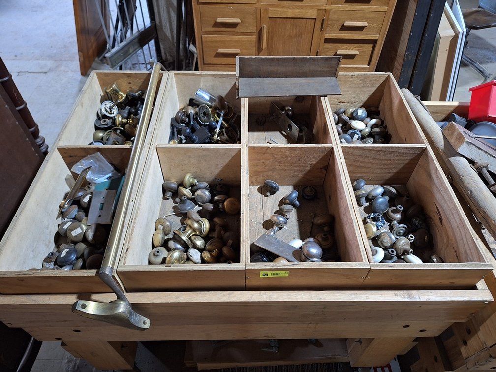 Contents of Section, Antique Doorknobs