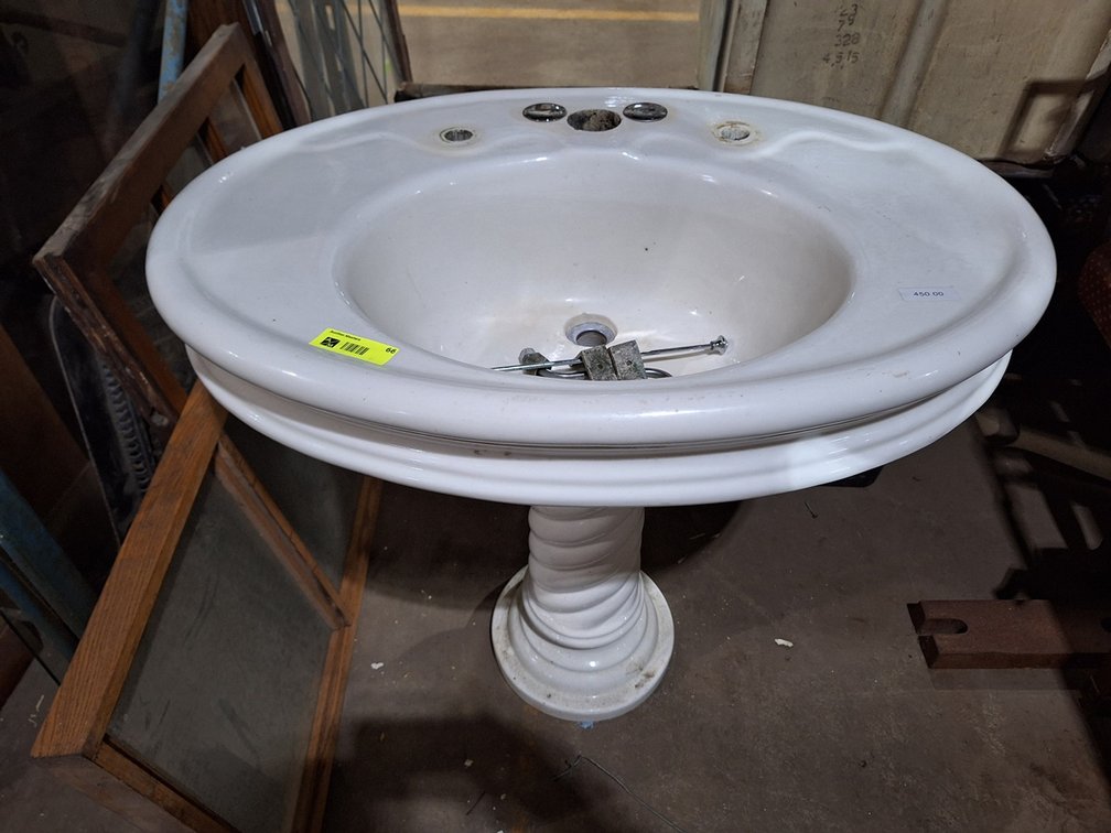 Oval Pedestal Sink, 33"x24"x32"