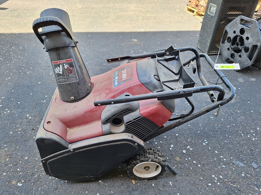 Toro 26" Snow Commander Snow Thrower, Model: 3800, 7 HP