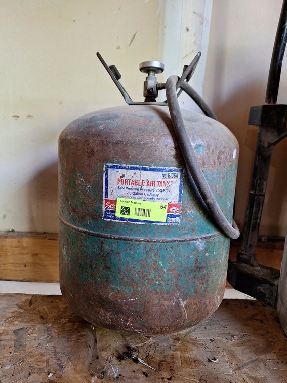 Portable Air Tank with Hose