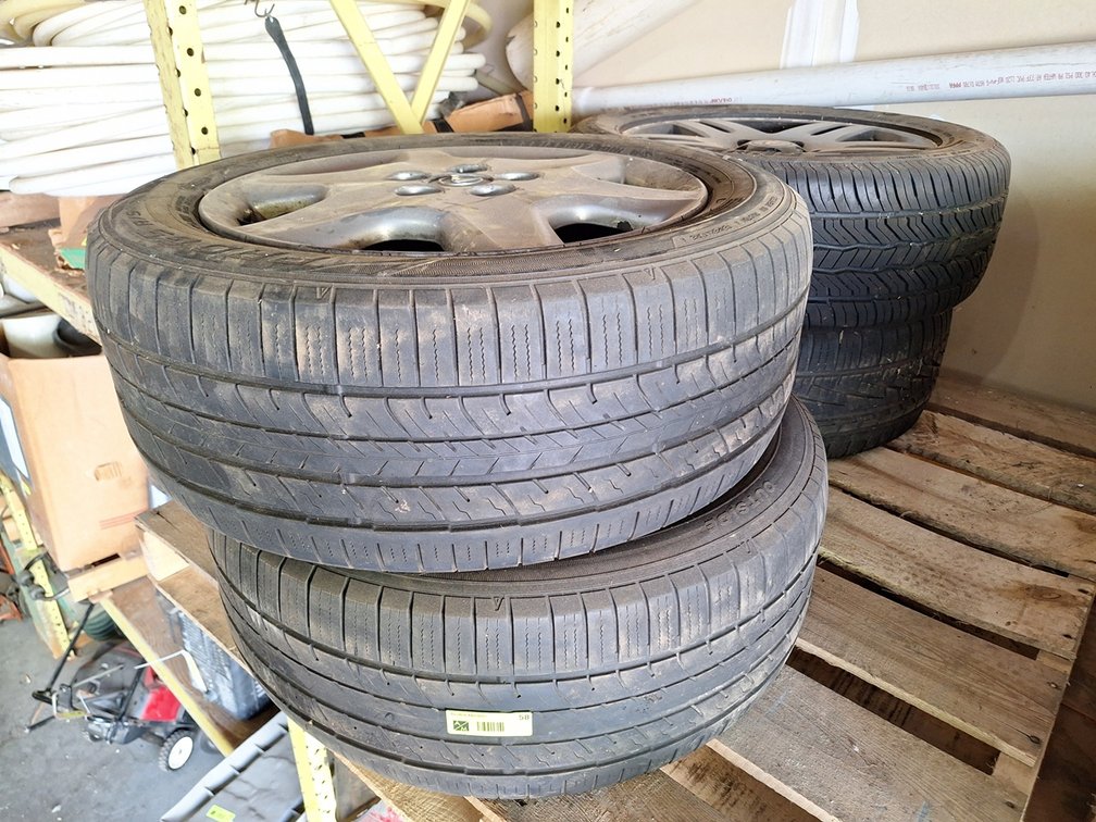4 General ProGS 225/55R17 Tires with Rims