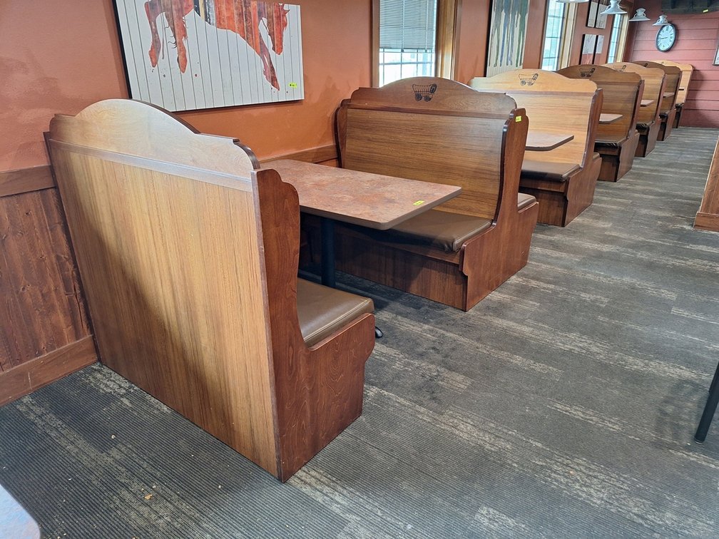 Wood Booth Package (No Tables), 2 Single Side 23"x49"x48" and 5 Two Sided 45"x49"x48"