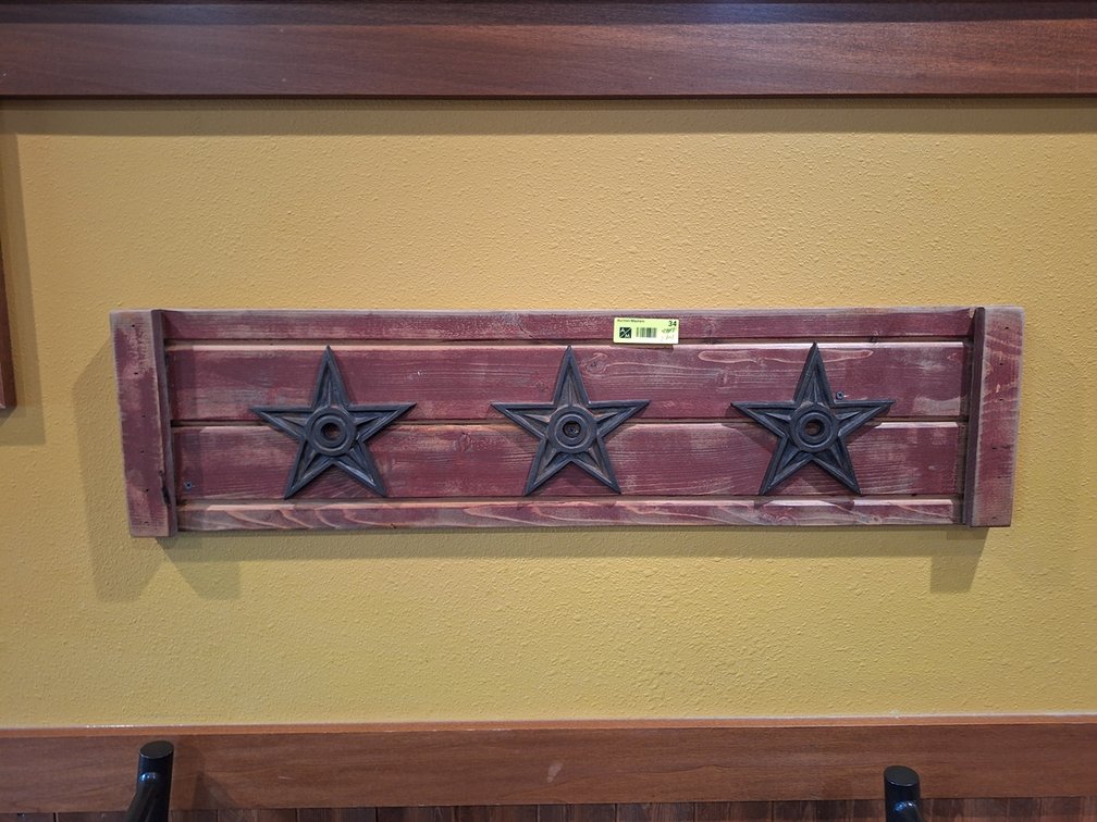 2 Assorted Wall Decor
