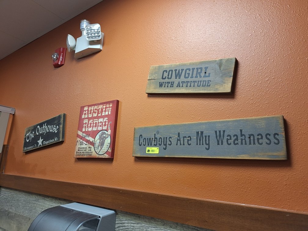 Assorted Decor/Signs in Room