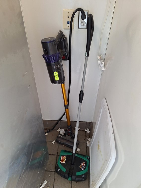Lirios Cordless Vacuum, Carpet Sweeper