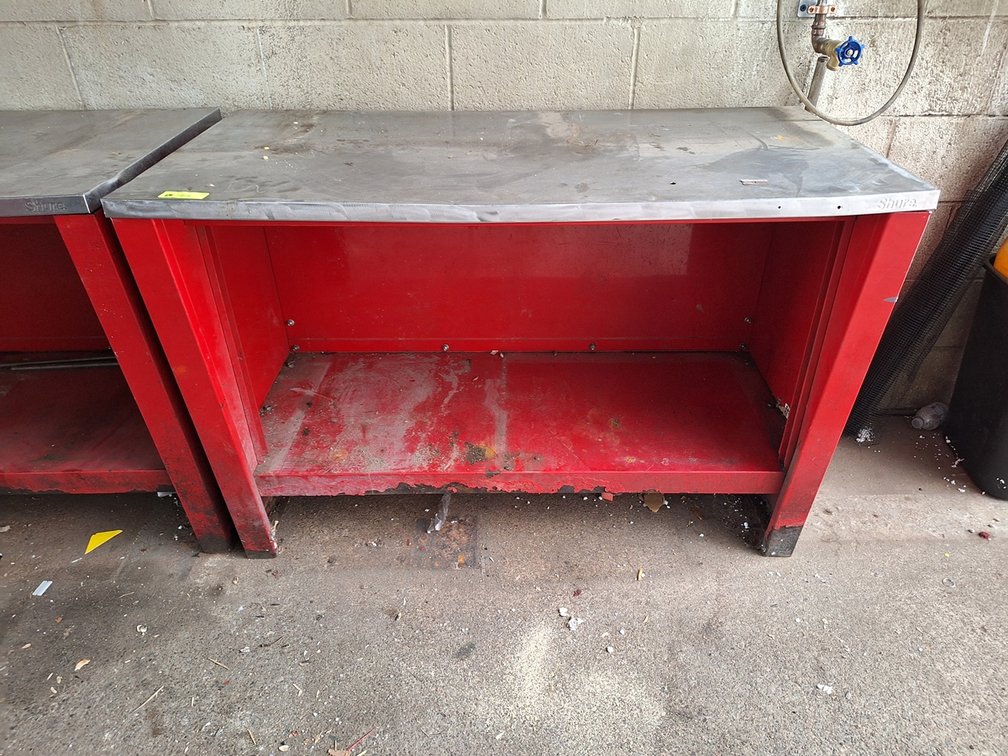 Metal Workbench, 48"x25"x34"