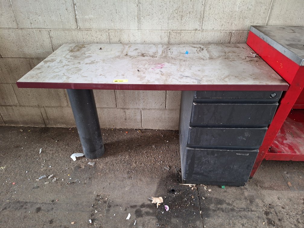 Desk, 48"x24"x29"