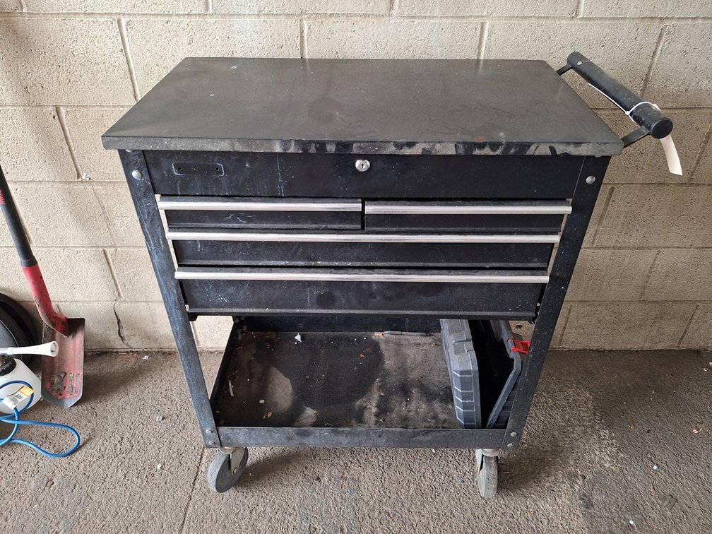 Metal Tool Chest on Wheels, 35"x18"x38"