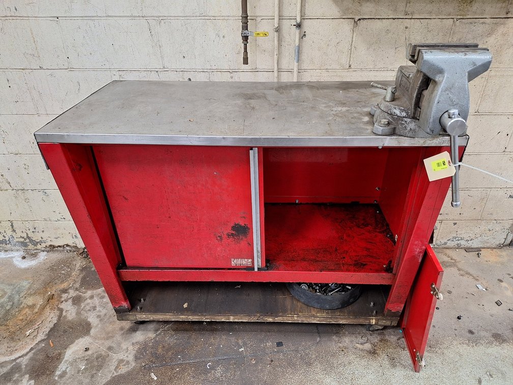 Metal Workbench/Cabinet on Wheels with 6" Vise, 48"x24"x39"