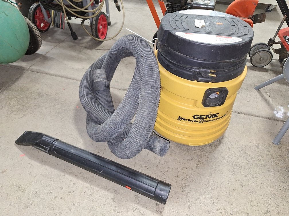 Genie 6-GAL Wet/Dry Vacuum with Hose, 120V, 7.1A, Model SV200Q