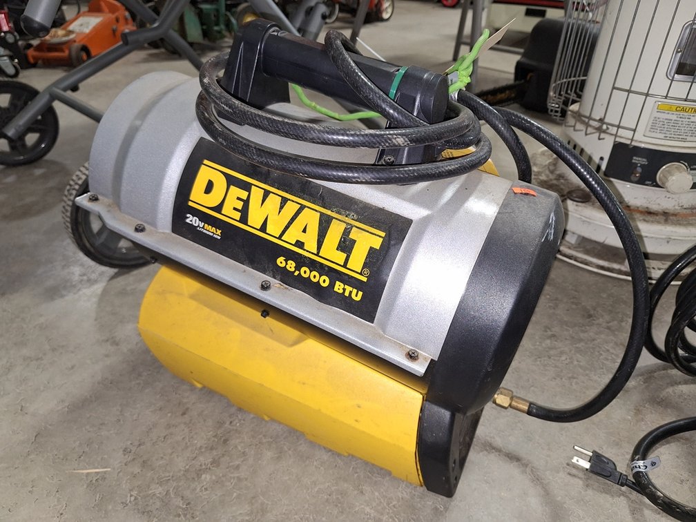 DeWalt Portable Hybrid Propane Heater, 68,000BTU, 20V Max, Model DXH70CFAU, 16"x16"x35"