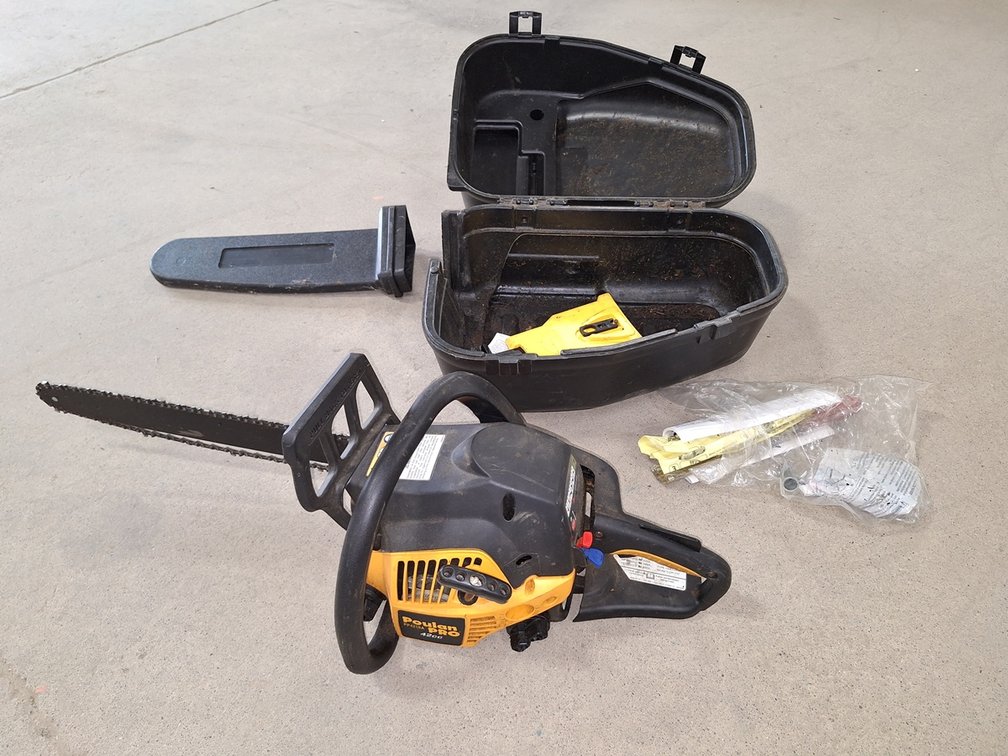 Poulan Pro Chain Saw with Case, Mixed Fuel, 42CC, 18" Bar