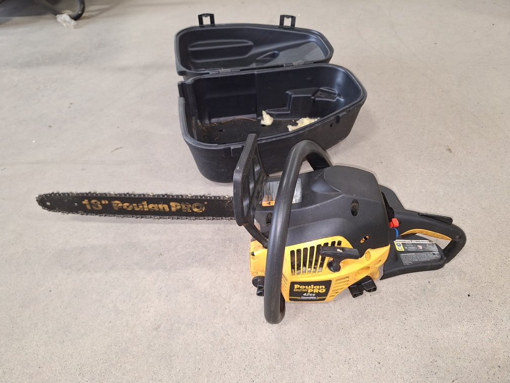 Poulan Pro Chain Saw with Case, Mixed Fuel, 42CC, 18" Bar