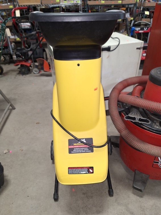 McCullock Electric Garden Shredder, 120V, Model MC52003, 16"x18"x38"