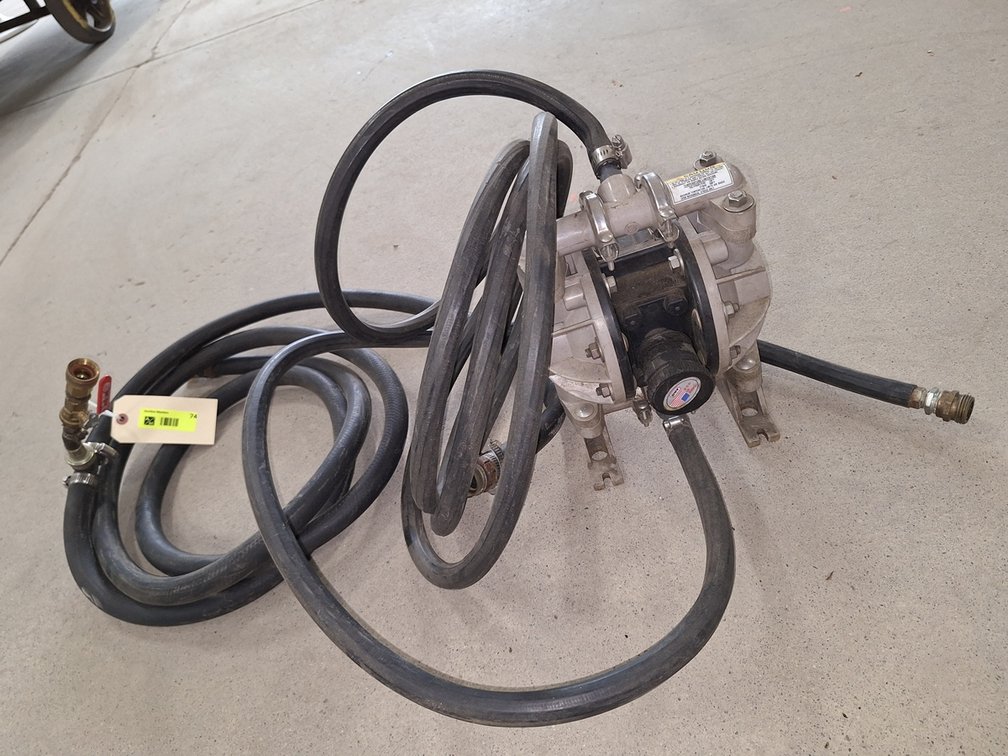 Ingersoll Rand Air Operated Double Diaphragm Pump with Hose, 7.5"x5.5"x11.5"