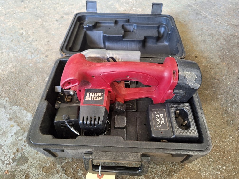 Tool Shop 18v Cordless 5" Circular Saw with Battery, Charger and Case
