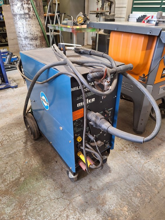 Miller Millermatic 200 Constant Potential DC Arc Welding Power Source and Wire Control Feeder System on Wheels, SN: JE738912, 200/230v, 1PH, No Tank