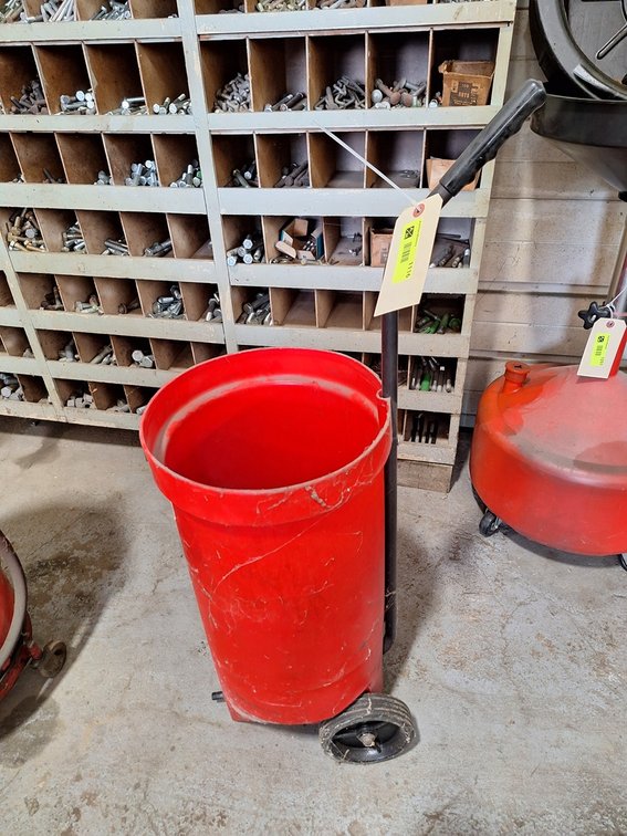 Sand Blaster Bucket on Wheels with Hose and Gun